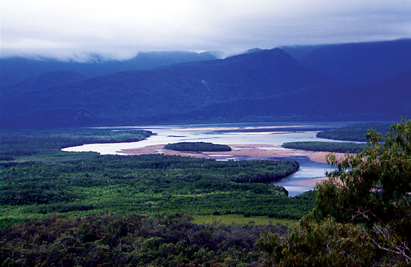 04Hintchinbrook Island