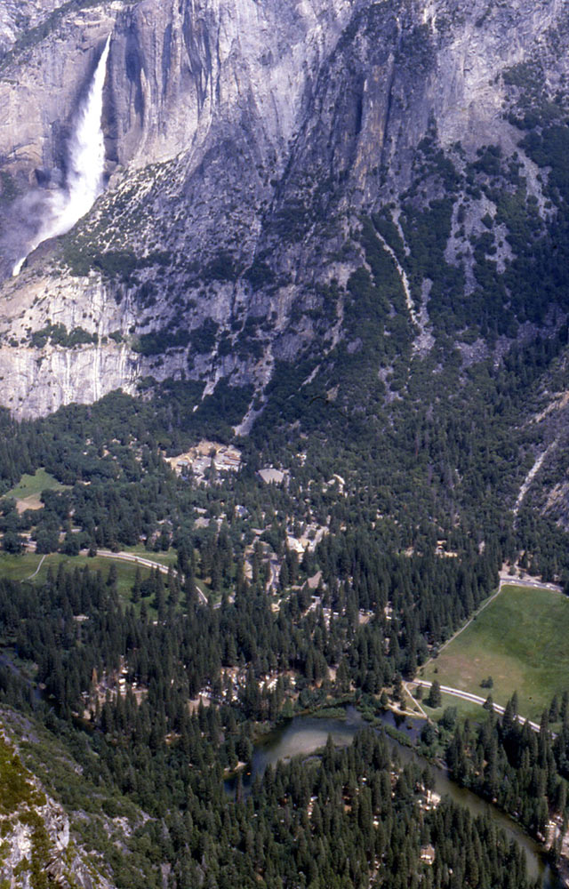11Tiefblick-auf-Merced-River
